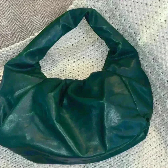 Designer inspired faux leather handbag - Picture 1 of 5